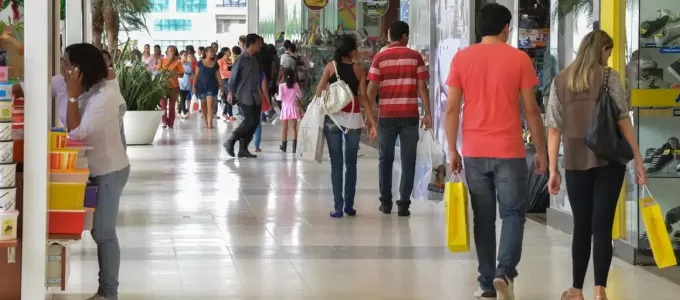 Comércio cresce 0,5% em fevereiro